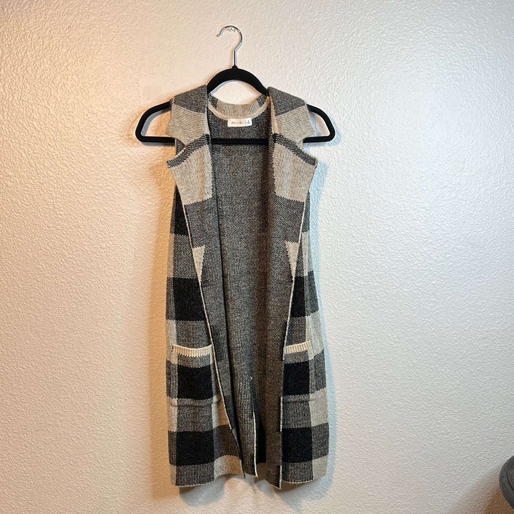 Plaid Sleeveless Open Front Cardigan
